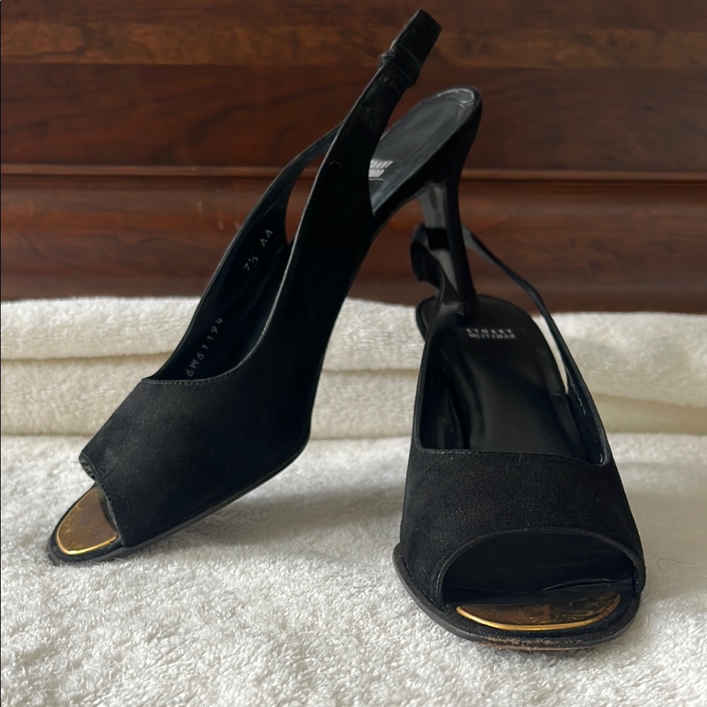 Stuart Weitzman Women's Slingback Heels. Size 7.5. Black & Gold. Good Condition.